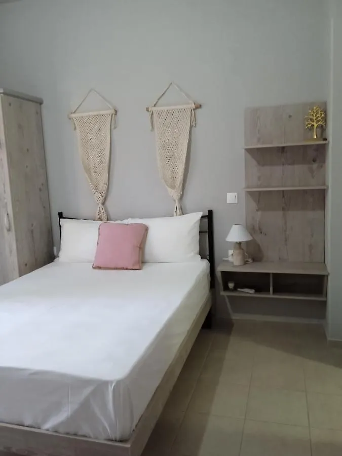 Apartment Almira - Rooms To Let Nea Roda Greece