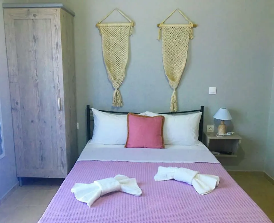 Almira - Rooms To Let Nea Roda 0*,  Greece