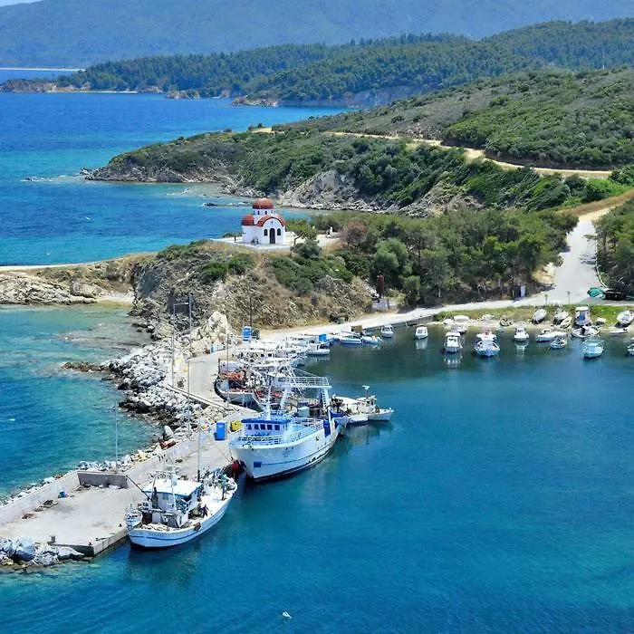 Almira - Rooms To Let Nea Roda 0*,