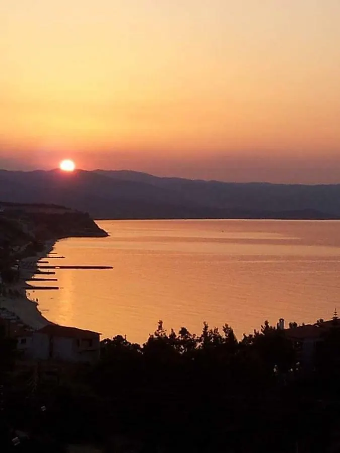 Apartment Almira - Rooms To Let Nea Roda