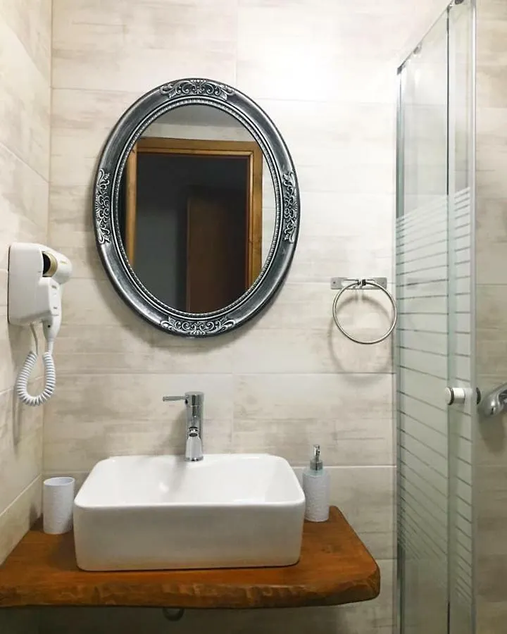 Almira - Rooms To Let Nea Roda 0*,